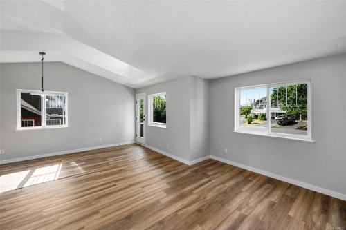 6109 Westridge Rd, Duncan, BC - Indoor