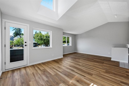 6109 Westridge Rd, Duncan, BC - Indoor