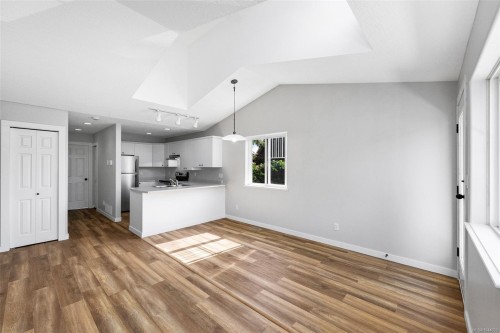 6109 Westridge Rd, Duncan, BC - Indoor