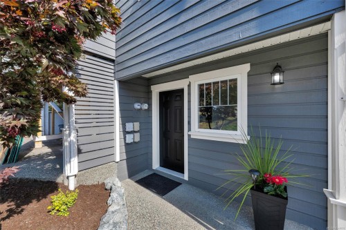 6109 Westridge Rd, Duncan, BC - Outdoor With Exterior