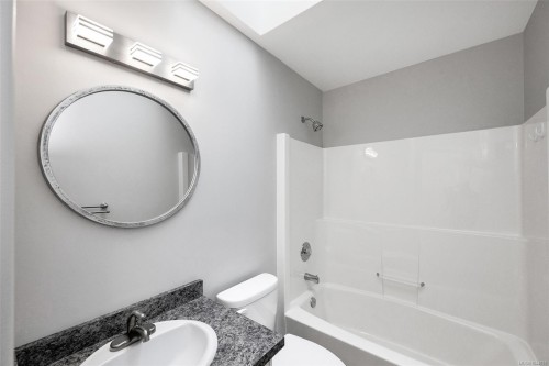 6109 Westridge Rd, Duncan, BC - Indoor Photo Showing Bathroom