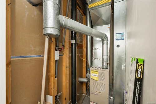 6109 Westridge Rd, Duncan, BC - Indoor Photo Showing Basement