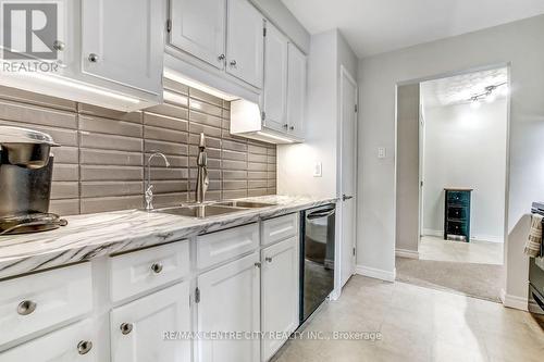 11 - 125 Elm Street, St. Thomas, ON - Indoor Photo Showing Kitchen With Double Sink With Upgraded Kitchen