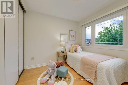 741 Queensbridge Drive, Mississauga, ON - Indoor Photo Showing Bedroom