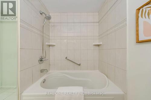 741 Queensbridge Drive, Mississauga, ON - Indoor Photo Showing Bathroom