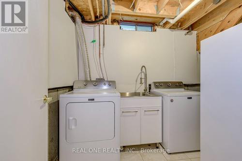 741 Queensbridge Drive, Mississauga, ON - Indoor Photo Showing Laundry Room
