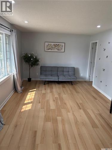 3742 Argyle Road, Regina, SK - Indoor
