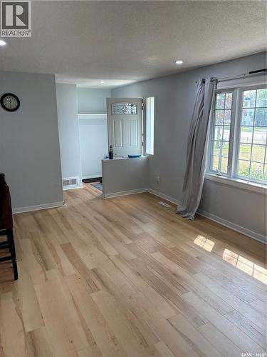 3742 Argyle Road, Regina, SK - Indoor
