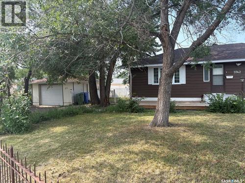3742 Argyle Road, Regina, SK - Outdoor