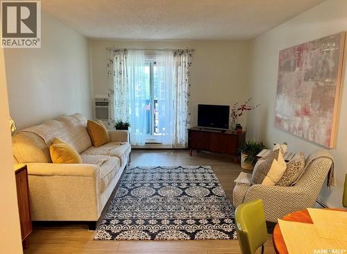 1434 425 115Th Street E, Saskatoon, SK - Indoor Photo Showing Living Room