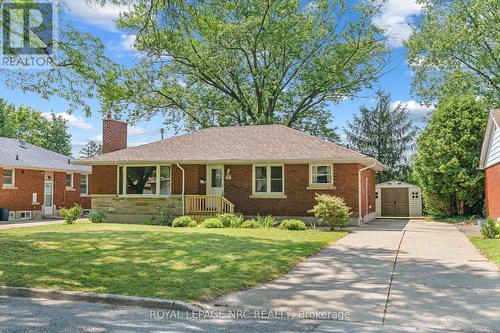 66 MASTERSON DRIVE  St. Catharines (Glendale/Glenridge), ON L2T 3P7