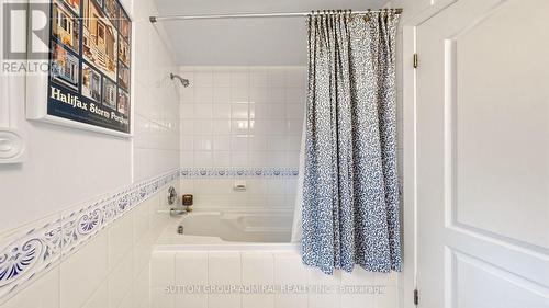 21 Donalbain Crescent, Markham, ON - Indoor Photo Showing Bathroom