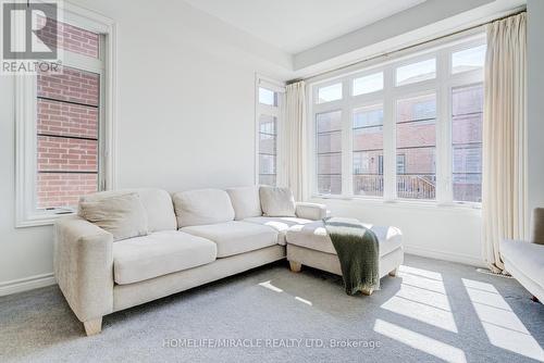 14 Sassafras Road, Springwater, ON - Indoor Photo Showing Living Room