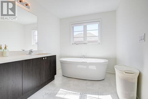 14 Sassafras Road, Springwater, ON - Indoor Photo Showing Bathroom