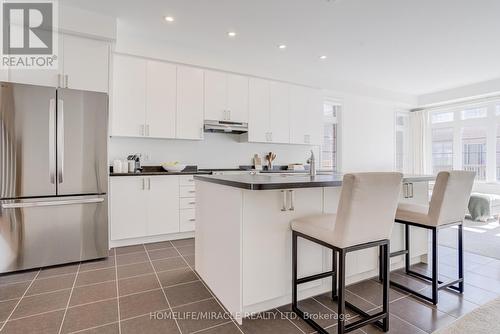 14 Sassafras Road, Springwater, ON - Indoor Photo Showing Kitchen With Upgraded Kitchen
