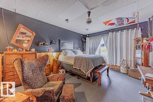 4912 50 St, Egremont, AB - Indoor