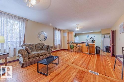 4912 50 St, Egremont, AB - Indoor Photo Showing Living Room
