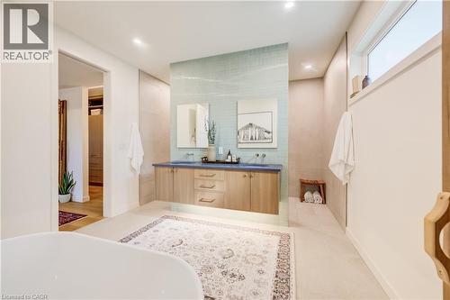 441 East Avenue, Kitchener, ON - Indoor