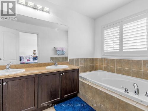 23 Worthview Drive S, Vaughan, ON - Indoor Photo Showing Bathroom