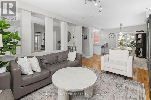 433 Dawson Avenue, Ottawa, ON - Indoor Photo Showing Living Room
