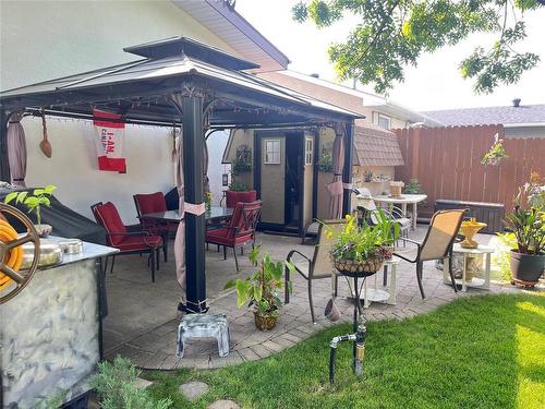 810 26Th Street, Brandon, MB - Outdoor With Deck Patio Veranda