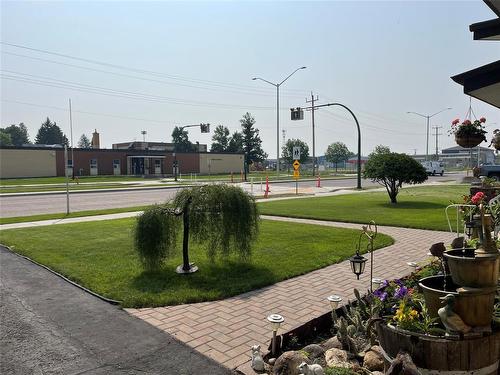 810 26Th Street, Brandon, MB - Outdoor