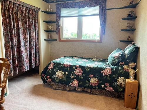 810 26Th Street, Brandon, MB - Indoor Photo Showing Bedroom