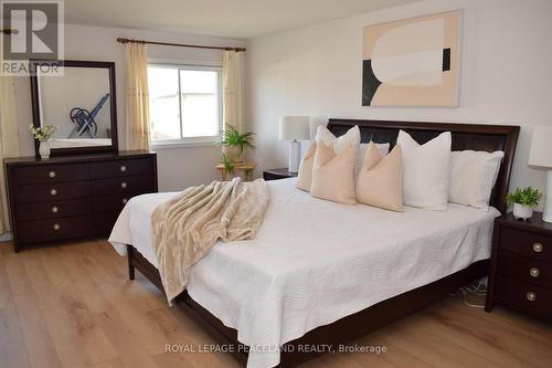 28 Lemon Grass Street, Kitchener, ON - Indoor Photo Showing Bedroom