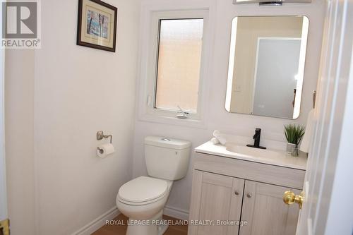 28 Lemon Grass Street, Kitchener, ON - Indoor Photo Showing Bathroom