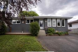 138 Iris Cres.  Thunder Bay, ON P7A 7Z9