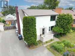 2029 Hamilton Ave.  Thunder Bay, ON P7E 4Y3