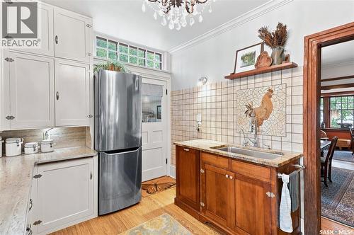 630 8Th Avenue N, Saskatoon, SK - Indoor Photo Showing Kitchen