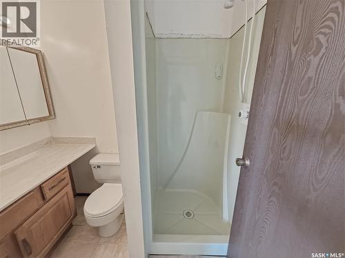512 1St Street N, Cabri, SK - Indoor Photo Showing Bathroom