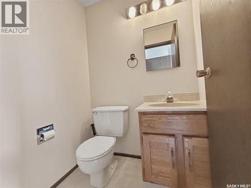 512 1St Street N, Cabri, SK - Indoor Photo Showing Bathroom