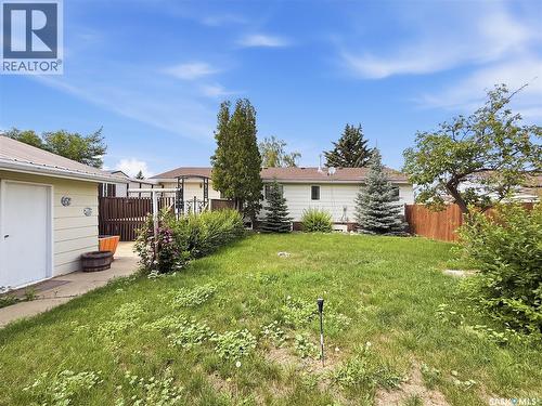 512 1St Street N, Cabri, SK - Outdoor