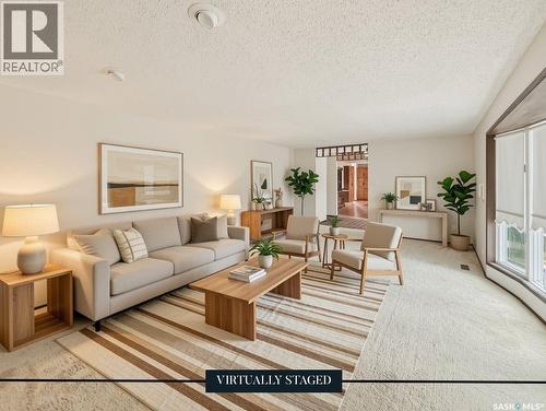 512 1St Street N, Cabri, SK - Indoor Photo Showing Living Room