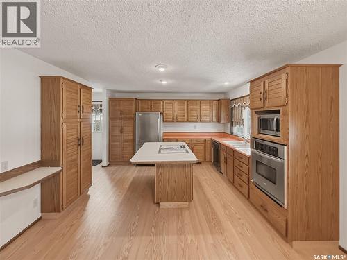 512 1St Street N, Cabri, SK - Indoor Photo Showing Kitchen