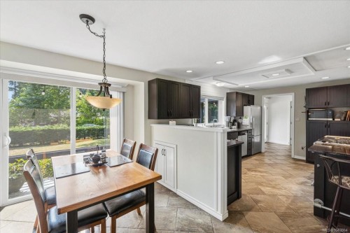381 Dunsmuir Rd, Qualicum Beach, BC 