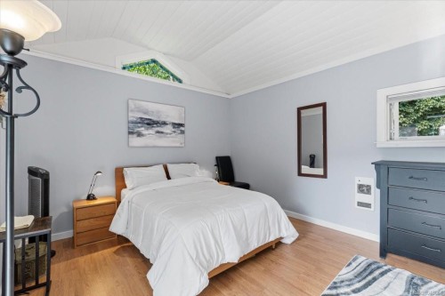 381 Dunsmuir Rd, Qualicum Beach, BC 