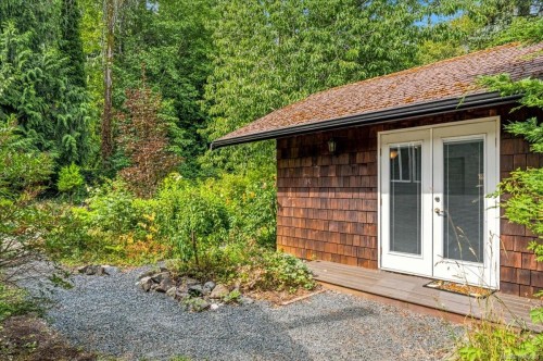 381 Dunsmuir Rd, Qualicum Beach, BC 
