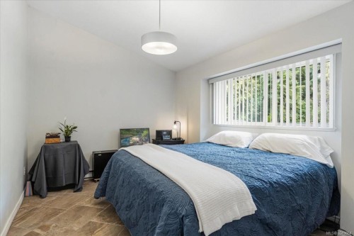 381 Dunsmuir Rd, Qualicum Beach, BC 