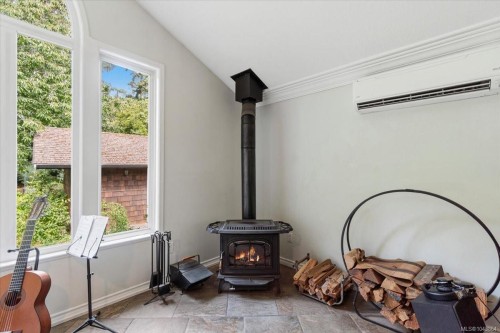 381 Dunsmuir Rd, Qualicum Beach, BC 