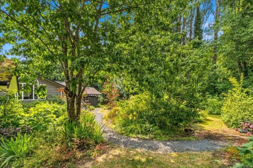 381 Dunsmuir Rd, Qualicum Beach, BC 