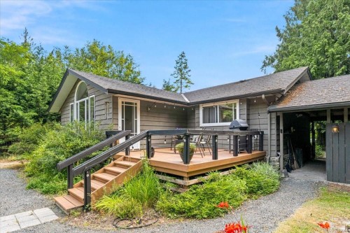 381 Dunsmuir Rd, Qualicum Beach, BC 
