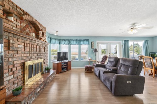 429 Davis Rd, Ladysmith, BC 