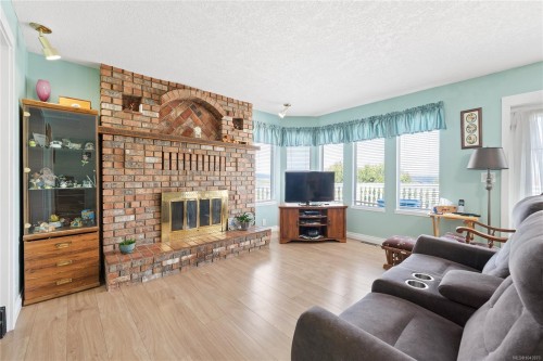 429 Davis Rd, Ladysmith, BC 