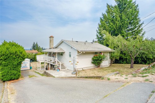 429 Davis Rd, Ladysmith, BC 