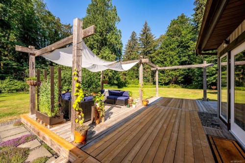 7003 River Ave North, Courtenay, BC 