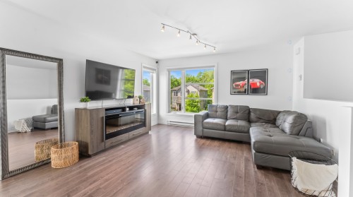 Salon - 9804 Rue Henri-Piché, Mirabel, QC - Indoor Photo Showing Living Room