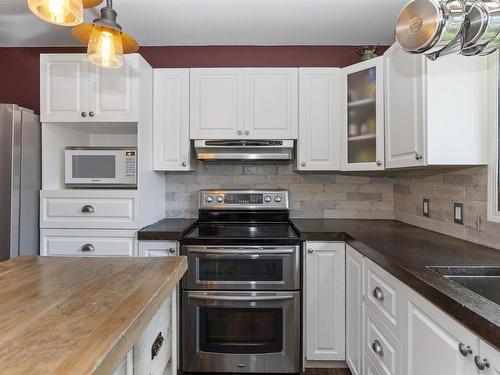 138 Iris Cres., Thunder Bay, ON - Indoor Photo Showing Kitchen